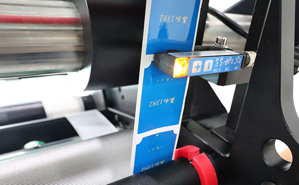 全自動平面貼標機,貼標機,全自動貼標機
